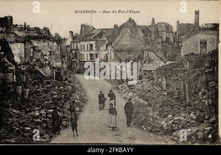 Soissons, die Rue du Pot d'Etain im Ersten Weltkrieg zerstört Französische Abteilung: 02 - Aisne Postkarte Ende des 19. Jahrhunderts - Anfang des 20. Jahrhunderts Stockfoto