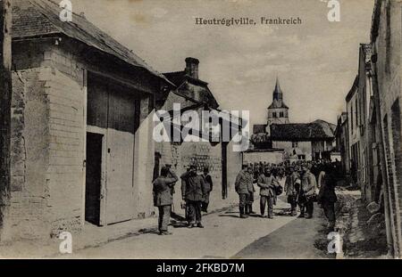 TROUPES ALLEMANDES A HEUTREGIVILLE 51-MARNE Region: Grand Est (ehemals Champagne-Ardenne) 1914-1918 Vintage Postkarte Stockfoto