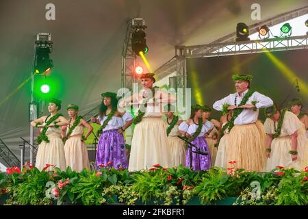 Eine hawaiianische Tanzgruppe tritt auf der Bühne beim Pasifika Festival auf, einem Fest der Kultur der Pazifikinsel in Auckland, Neuseeland Stockfoto