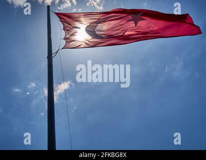 Türkische Nationalflagge Im Himmel Auftauchend Stockfoto
