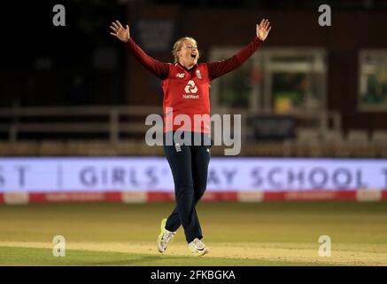 Aktenfoto vom 28-09-2020 von Englands Sophie Ecclestone. Ausgabedatum: Freitag, 30. April 2021. Stockfoto