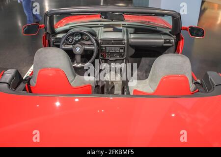 Deutschland, München - 27. April 2011: BMW Z1 Showroom in der BMW Museum Ausstellungshalle Stockfoto