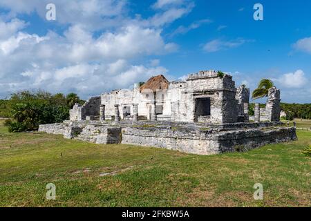 Präkolumbianische Maya-ummauerte Stadt Tulum, Quintana Roo, Mexiko, Nordamerika Stockfoto