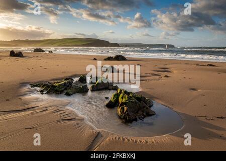 Schöner Bigbury Beach bei Sonnenaufgang im Herbst, Bigbury-on-Sea, Devon, England, Vereinigtes Königreich, Europa Stockfoto