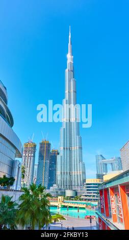 Dubai, VAE - Januar 30: Burj Khalifa Tower in Downtown Dubai, Vereinigte Arabische Emirate Stockfoto