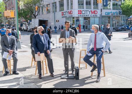 New York, NY - 30. April 2021: Stadtrat Ydanis Rodriguez spricht während der Eröffnung des neuen 181st Street Busway in Washington Heights Stockfoto