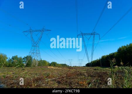 Hydro-Québec-Stromleitungen in Terrebonne, Provinz Québec. Stockfoto
