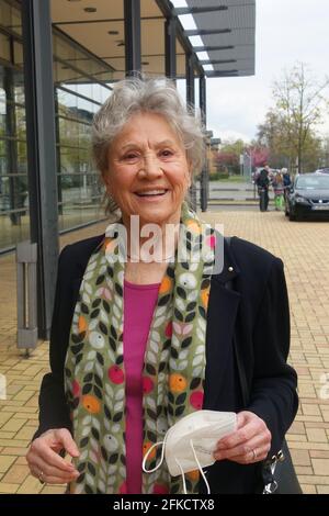 Antje Hagen bei der Ankunft zur TV-Aufzeichnung der Talkshow 'Riverboat' im Studio 3 der Media City Leipzig. Leipzig, 30.04.2021 Stockfoto