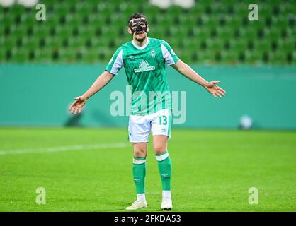 Bremen, Deutschland. 30. Apr 2021. firo: DFB-Pokal-Halbfinale 04/30/2021 SV Werder Bremen - RB Leipzig Milos Veljkovic (Bremen) Quelle: dpa/Alamy Live News Stockfoto