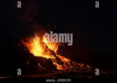 Die Eruptionsstelle des Vulkans Geldingadalir im Fagradalsfjall Die Halbinsel Reykjanes in Island Stockfoto