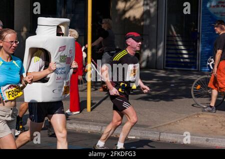 Läufer beim 36. Berlin-MARATHON, Deutschland. Stockfoto