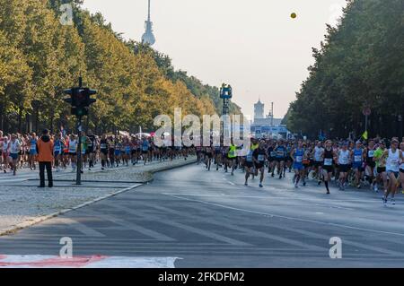 Läufer beim 36. Berlin-MARATHON, Deutschland. Stockfoto