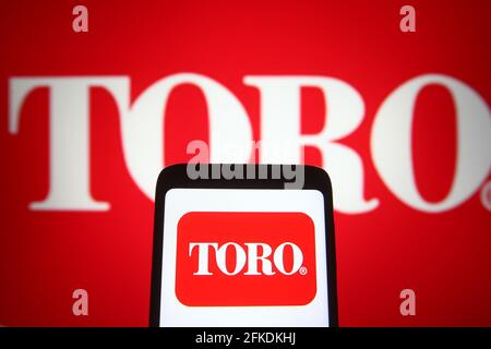 Ukraine. April 2021. In dieser Abbildung ist das Logo von Toro Company auf einem Smartphone- und einem pc-Bildschirm zu sehen. Kredit: SOPA Images Limited/Alamy Live Nachrichten Stockfoto