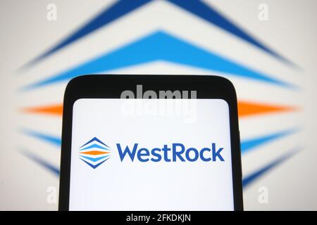 Ukraine. Mai 2021. In dieser Abbildung ist das WestRock-Logo auf einem Smartphone-Bildschirm zu sehen. Kredit: SOPA Images Limited/Alamy Live Nachrichten Stockfoto