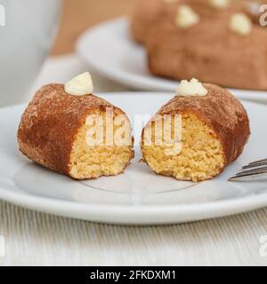 Traditioneller russischer Kuchen, Rumkugeln als Kartoffelform, Nahaufnahme Stockfoto
