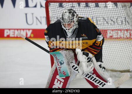 Nürnberg, Deutschland. April 2021. Eishockey: Internationales Spiel, Deutschland - Tschechien, in der Arena Nürnberger Versicherung. Niklas Treutle aus Deutschland. Quelle: Daniel Karmann/dpa/Alamy Live News Stockfoto