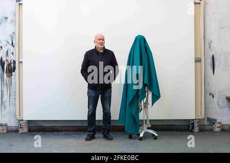 Ken Currie ist ein schottischer Künstler und bekannt für seine beunruhigende Darstellung der menschlichen Figur Glasgow, Schottland Stockfoto