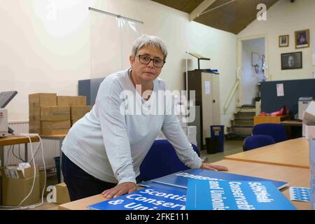 Annie Wells von der Scottish Conservative and Unionist Party in Glasgow verbrachte Zeit bei der Conservative & Unionist Associationin Unterstützung von campaig Stockfoto