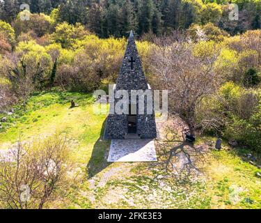 St. Stephen König Basaltsteinkapelle in Ungarn in der Nähe vom Plattensee in Badacsonytomyaj Dorf. Dieses erstaunliche Gebäude befindet sich auf der Badacsony-Bergspitze. Stockfoto