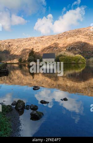 Gougane Barra, County Cork, West Cork, Republik Irland. Irland. St. Finbarr's Oratorium. Das Oratorium an der malerischen Stelle ist die letzte Bestimmung Stockfoto