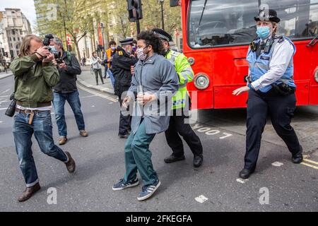 Tausende von Demonstranten sind durch das Zentrum Londons gegen die neue Polizei-, Kriminalitäts-, Verurteilungs- und Gerichtsvorlage, London, England und Großbritannien, marschiert Stockfoto