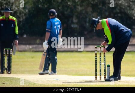 Birmingham, Großbritannien. April 2021. Moseley Cricket Club / Leamington Spa Cricket Club im Mosley CC Birmingham - Samstag, 1. Mai 2021 Credit: SPP Sport Press Foto. /Alamy Live News Stockfoto