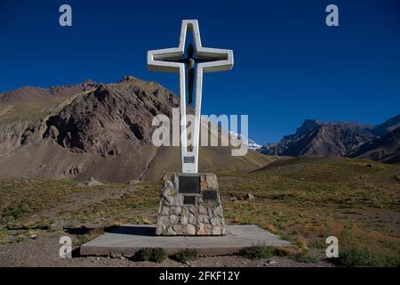 Überqueren Sie den Eingang zum Aconcagua-Hügel, Mendoza Stockfoto