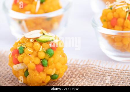 Der Traditionelle Indische Mithai Jodhpuri Ladoo Wird Auch Boondi Oder Bundi Genannt Ladoo Aus Gram Mehl Besan Desi Ghee.Laddoo Ist Serviert Auf Festivals Wie Holi Stockfoto