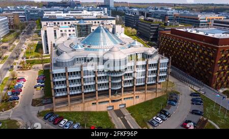 Gebäude der Deutschen Bank im Finanzviertel Luxemburg - STADT LUXEMBURG, LUXEMBURG - 30. APRIL 2021 Stockfoto