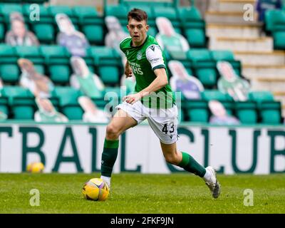 Easter Road, Edinburgh, Großbritannien. Mai 2021. Scottish Premiership Football, Hibernian versus St Johnstone; Steven Bradley of Hibernian Kredit: Action Plus Sports/Alamy Live News Stockfoto