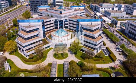 BNP Paribas Bank Luxemburg von oben - STADT LUXEMBURG, LUXEMBURG - 30. APRIL 2021 Stockfoto