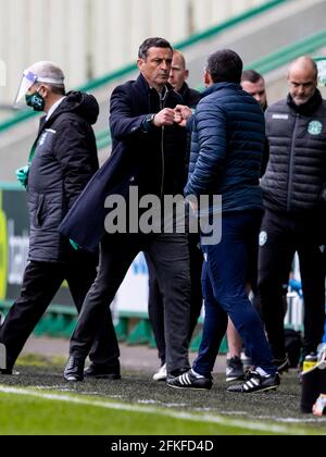 Easter Road, Edinburgh, Großbritannien. Mai 2021. Scottish Premiership Football, Hibernian versus St Johnstone; Jack Ross Hibernian Manager und Callum Davidson St Johnstone Manager in Vollzeit Kredit: Action Plus Sports/Alamy Live News Stockfoto