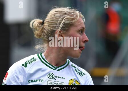 Stockholm, Schweden. Mai 2021. Emilia Larsson (16 Hammarby) während des Spiels in der Schwedischen Liga OBOS Damallsvenskan am 1. Mai 2021 zwischen Hammarby IF und KIF Orebro DFF bei Hammarby IP in Stockholm, Schweden Quelle: SPP Sport Pressefoto. /Alamy Live News Stockfoto