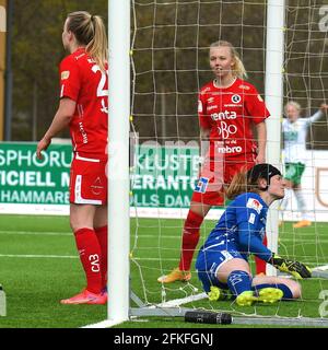 Stockholm, Schweden. Mai 2021. Tove Enblom (1 Orebro) während des Spiels in der Schwedischen Liga OBOS Damallsvenskan am 1. Mai 2021 zwischen Hammarby IF und KIF Orebro DFF bei Hammarby IP in Stockholm, Schweden Credit: SPP Sport Press Photo. /Alamy Live News Stockfoto