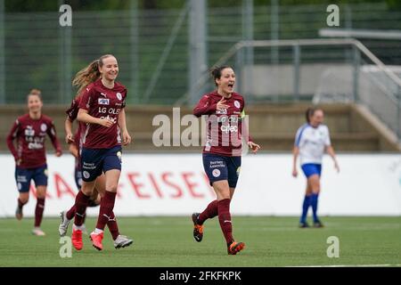 Carouge, Schweiz. Mai 2021. 1. Mai 2021, Carouge, Stade de la Fontenette, AXA Women's Super League: Servette FC Chenois Feminin - FC St.Gallen-Staad, # 7 Maeva Sarrasin (Servette) Torfeier (Schweiz/Kroatien OUT) Quelle: SPP Sport Pressefoto. /Alamy Live News Stockfoto