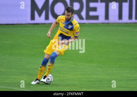 Frosinone, Italien. Mai 2021. Przemyslaw Szyminski Spieler von Frosinone, während des Spiels der italienischen Serie B Meisterschaft zwischen Frosinone gegen Pisa, Endergebnis 3-1, Spiel im Benito Stirpe Stadion in Frosinone gespielt. Frosinone, Italien, 01. Mai 2021. (Foto von Vincenzo Izzo/Sipa USA) Quelle: SIPA USA/Alamy Live News Stockfoto