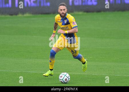 Frosinone, Italien. Mai 2021. Francesco Zampano Spieler von Frosinone, während des Spiels der italienischen Serie B Meisterschaft zwischen Frosinone gegen Pisa, Endergebnis 3-1, Spiel im Benito Stirpe Stadion in Frosinone gespielt. Frosinone, Italien, 01. Mai 2021. (Foto von Vincenzo Izzo/Sipa USA) Quelle: SIPA USA/Alamy Live News Stockfoto