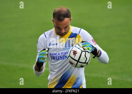 Frosinone, Italien. Mai 2021. Francesco Bardi Spieler von Frosinone, während des Spiels der italienischen Serie B Meisterschaft zwischen Frosinone gegen Pisa, Endergebnis 3-1, Spiel im Benito Stirpe Stadion in Frosinone gespielt. Frosinone, Italien, 01. Mai 2021. (Foto von Vincenzo Izzo/Sipa USA) Quelle: SIPA USA/Alamy Live News Stockfoto