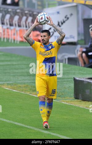 Frosinone, Italien. Mai 2021. Salvatore D'elia Spieler von Frosinone, während des Spiels der italienischen Serie B Meisterschaft zwischen Frosinone gegen Pisa, Endergebnis 3-1, Spiel im Benito Stirpe Stadion in Frosinone gespielt. Frosinone, Italien, 01. Mai 2021. (Foto von Vincenzo Izzo/Sipa USA) Quelle: SIPA USA/Alamy Live News Stockfoto