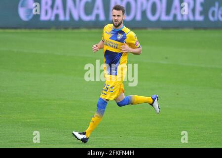 Frosinone, Italien. Mai 2021. Przemyslaw Szyminski Spieler von Frosinone, während des Spiels der italienischen Serie B Meisterschaft zwischen Frosinone gegen Pisa, Endergebnis 3-1, Spiel im Benito Stirpe Stadion in Frosinone gespielt. Frosinone, Italien, 01. Mai 2021. (Foto von Vincenzo Izzo/Sipa USA) Quelle: SIPA USA/Alamy Live News Stockfoto