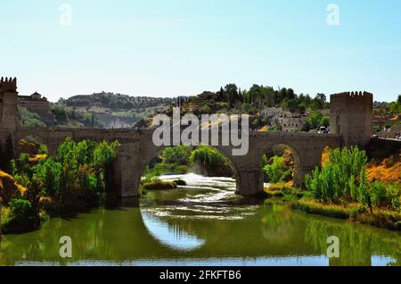 San Martins Brücke über den Fluss Tejo in Toledo Spanien Stockfoto