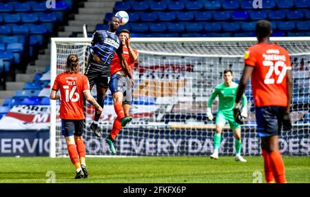 Luton, Großbritannien. Mai 2021. Ein Tormund fordert am 1. Mai 2021 das Spiel der EFL Sky Bet Championship zwischen Luton Town und Middlesbrough in der Kenilworth Road, Luton, England. Foto von Phil Hutchinson. Nur zur redaktionellen Verwendung, Lizenz für kommerzielle Nutzung erforderlich. Keine Verwendung bei Wetten, Spielen oder Veröffentlichungen einzelner Clubs/Vereine/Spieler. Kredit: UK Sports Pics Ltd/Alamy Live Nachrichten Stockfoto