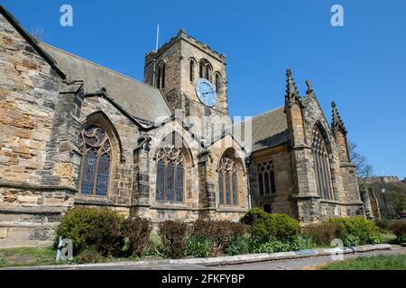 Die St. Mary's Church in Scarborough, North Yorkshire, ist eine Kirche aus dem 12. Jahrhundert, die die historische Stätte des Anne Brontes-Grabes ist. Stockfoto