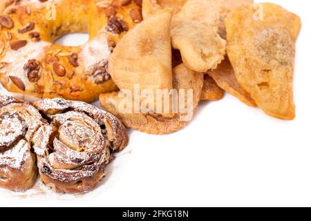 Mischung aus typischem und traditionellem weihnachtsgebäck und Kuchen der portugiesischen Küche und Gastronomie. Stockfoto