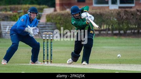 Birmingham, Großbritannien. April 2021. Moseley Cricket Club / Leamington Spa Cricket Club im Mosley CC Birmingham - Samstag, 1. Mai 2021 Credit: SPP Sport Press Foto. /Alamy Live News Stockfoto