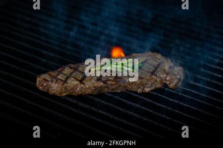 Striploin Rindfleisch Spitze immer auf einem Grill gegrillt. Stockfoto