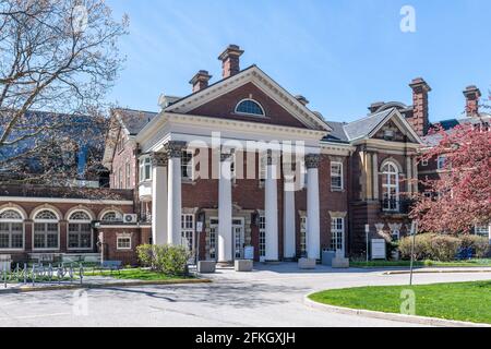 Flavelle House an der Universität von Toronto, Kanada. Nationale historische Stätte und Touristenattraktion. Stockfoto