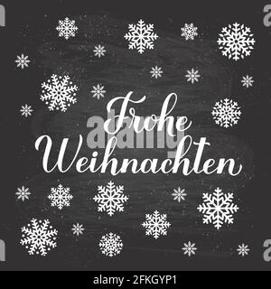 Frohe Weihnachten Kalligraphie Handschriftzug auf Kreidetafelhintergrund mit Schneeflocken. Fröhliche Weihnachten Typografie Poster in Deutsch. Vektorvorlage für Stock Vektor