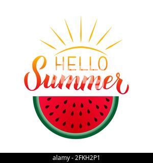 Hallo Sommer Kalligraphie Schriftzug mit Wassermelone isoliert auf weiß. Poster mit saisonaler Typografie. Handgeschriebenes Logo-Design. Vektorgrafik. Einfach Stock Vektor