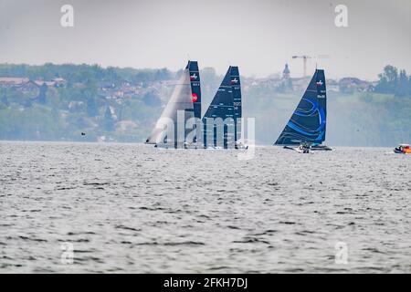 Nyon, Schweiz. Mai 2021. Nyon Schweiz - 2021/05/01: Die erste TF35 Trophy-Regatta fand in Nyon am Genfer See unter schwierigen Bedingungen im Auftrag der Schweizer Segelmeisterschaft statt (Foto: Eric Dubost/Pacific Press) Quelle: Pacific Press Media Production Corp./Alamy Live News Stockfoto